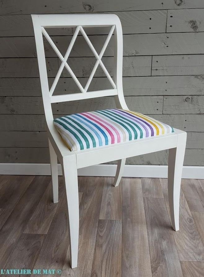 chaise Blanche Et Multicolore 