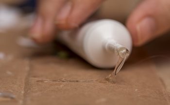 Enlever Glue Sur Les Doigts