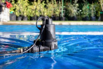 pompe à eau pour vider une piscine