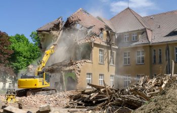 Maison Détruite Par Une Pelleteuse